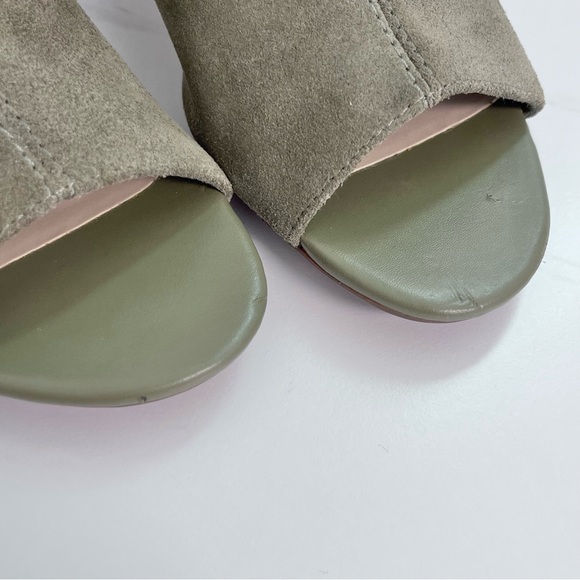 NEW Clarks Deva Bell Suede Booties Block Heel Olive Green Leather Size 9 - Picture 4 of 10